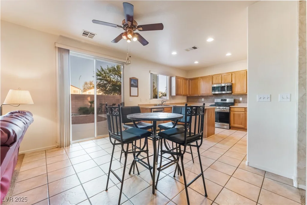 6738 Cinnabar Coast, North Las Vegas, NV 89084