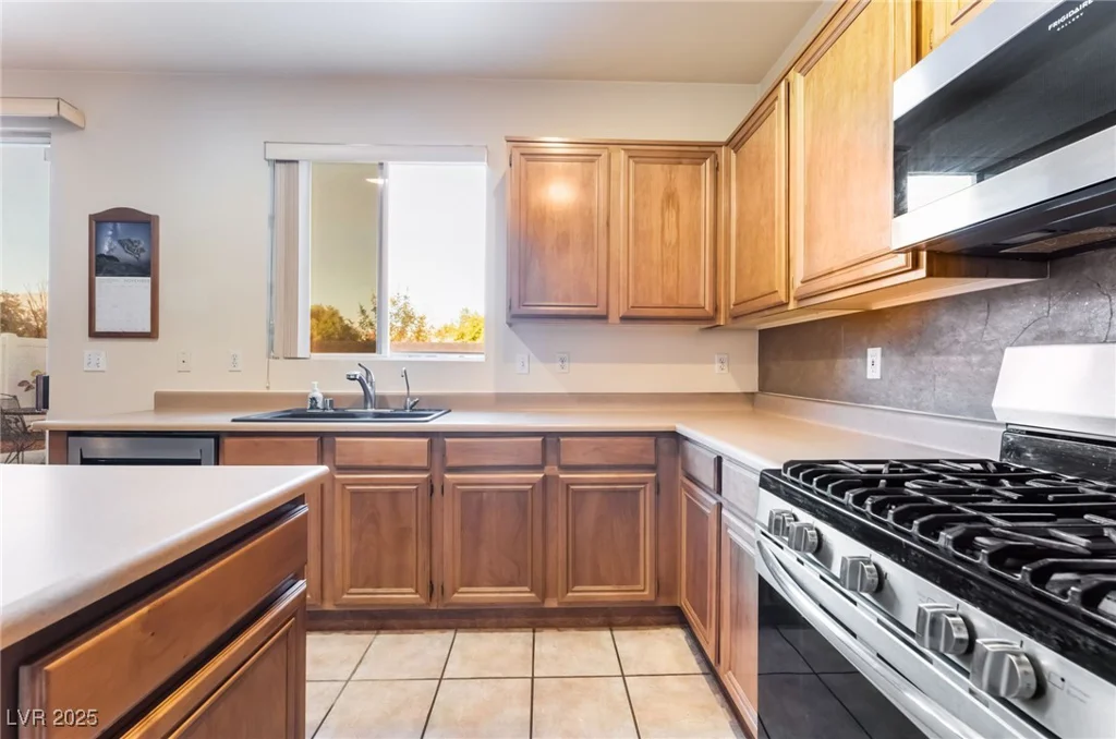 6738 Cinnabar Coast, North Las Vegas, NV 89084