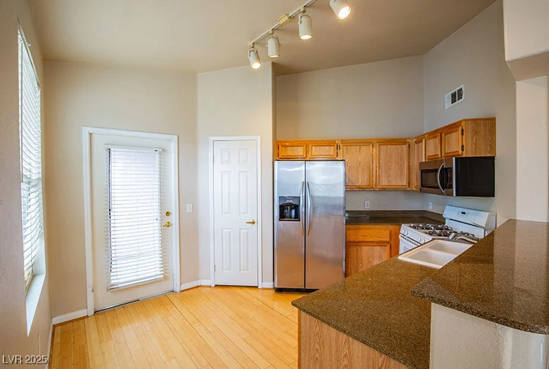 10001 Peace, Las Vegas, NV 89147