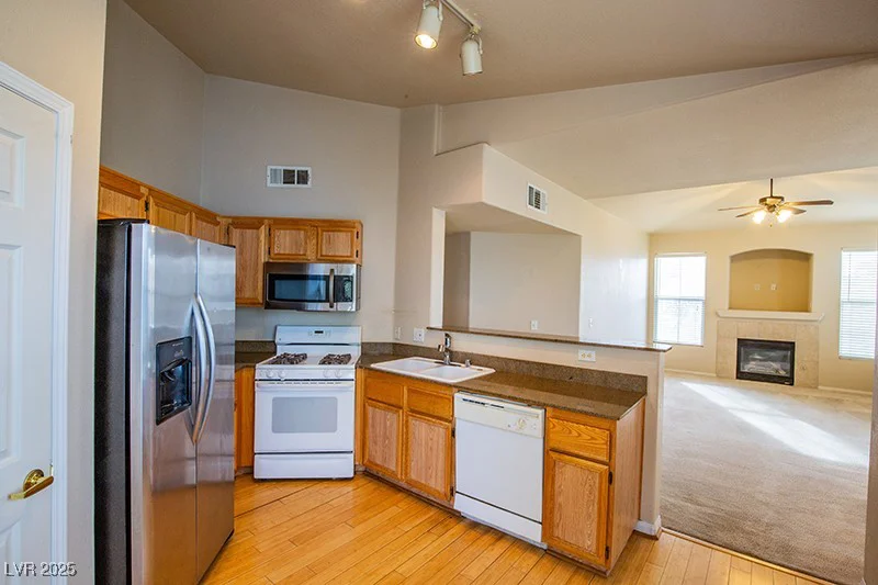 10001 Peace, Las Vegas, NV 89147
