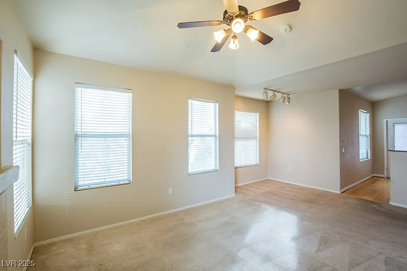 10001 Peace, Las Vegas, NV 89147