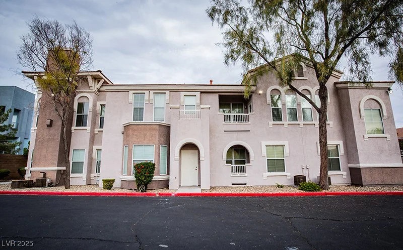 10001 Peace, Las Vegas, NV 89147