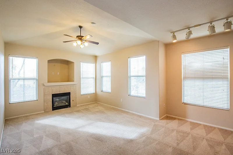 10001 Peace, Las Vegas, NV 89147