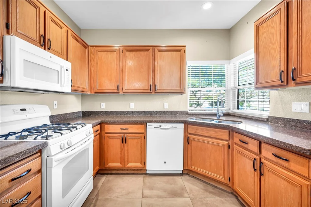2569 Wiltshire, Henderson, NV 89052