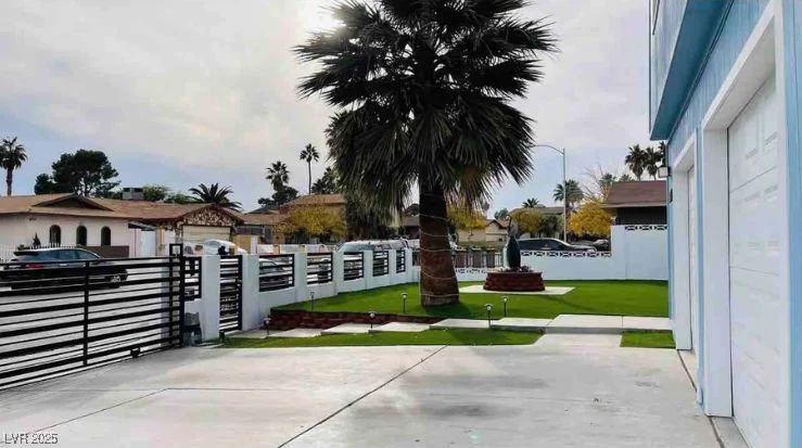 4042 Avonwood, Las Vegas, NV 89121