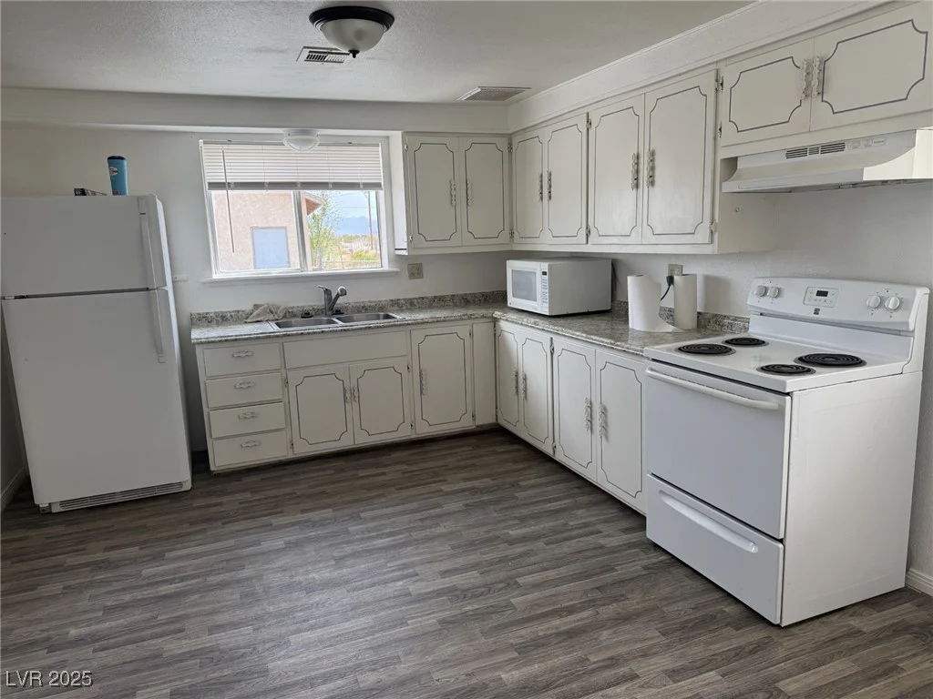 4361 Laute, Pahrump, NV 89061
