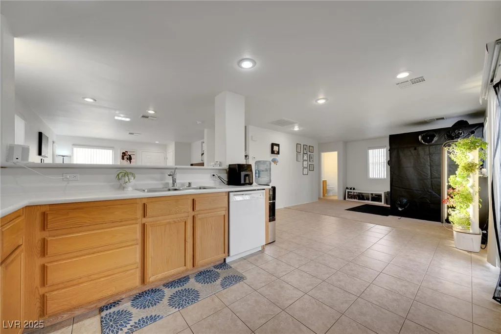 9053 Starling Wing, Las Vegas, NV 89143