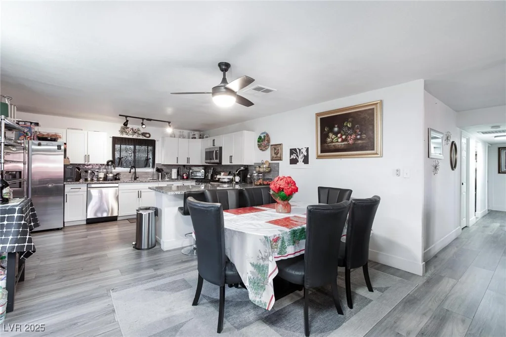 4305 Vegas Valley, Las Vegas, NV 89121