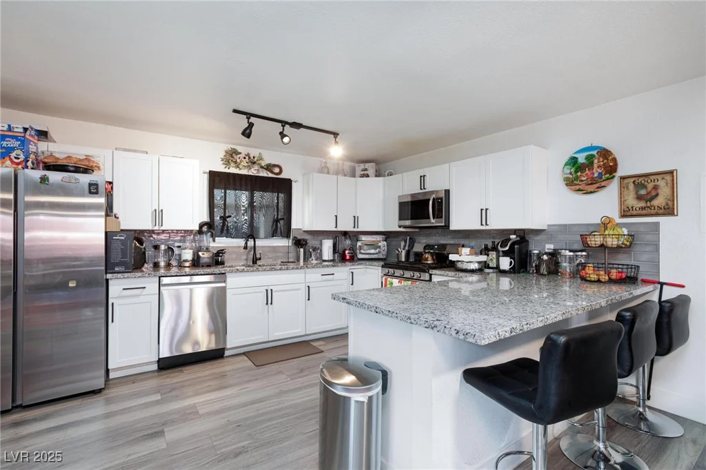 4305 Vegas Valley, Las Vegas, NV 89121