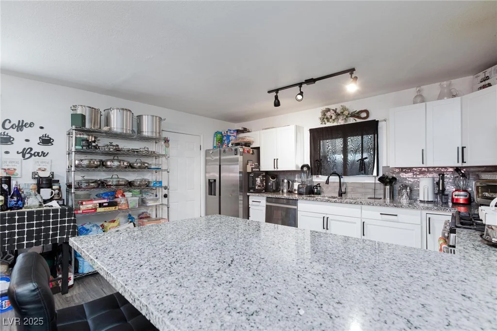 4305 Vegas Valley, Las Vegas, NV 89121
