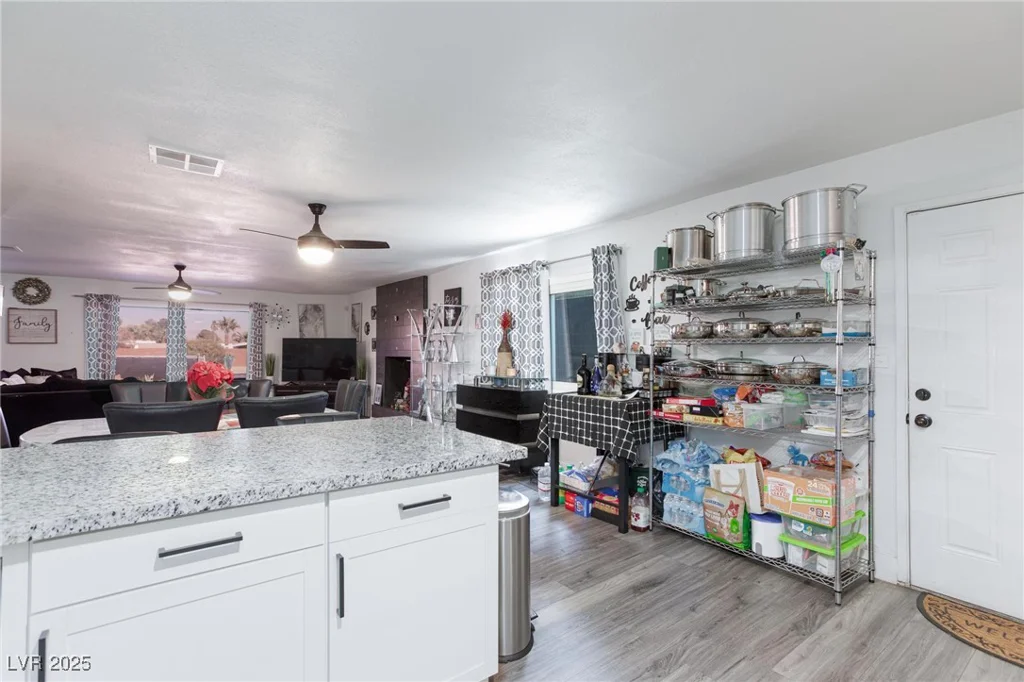 4305 Vegas Valley, Las Vegas, NV 89121