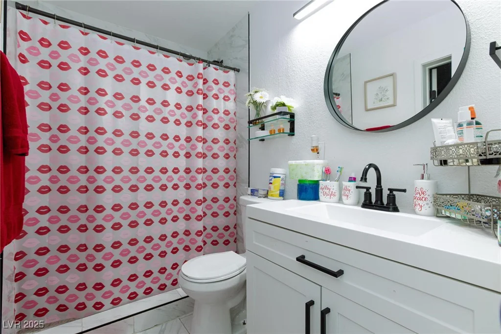 4305 Vegas Valley, Las Vegas, NV 89121