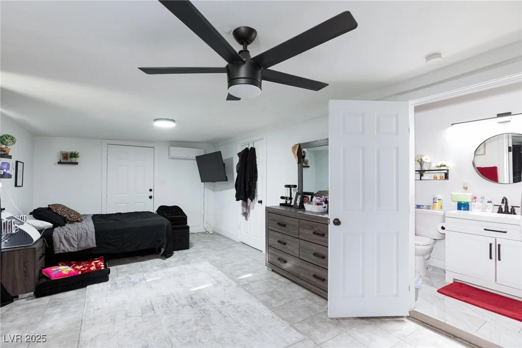 4305 Vegas Valley, Las Vegas, NV 89121