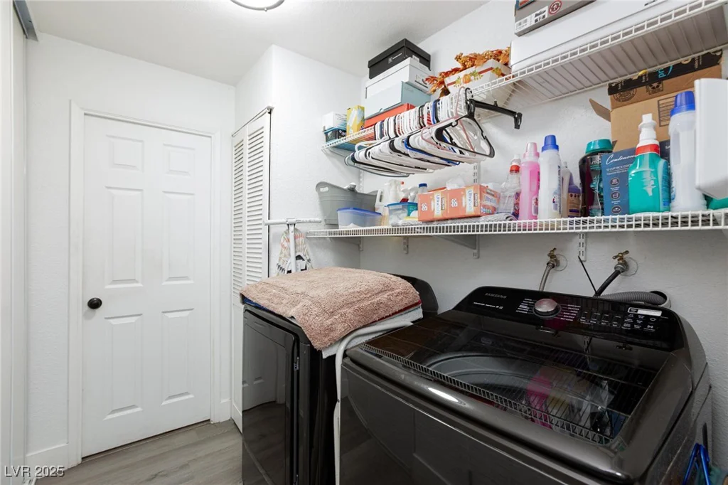 4305 Vegas Valley, Las Vegas, NV 89121