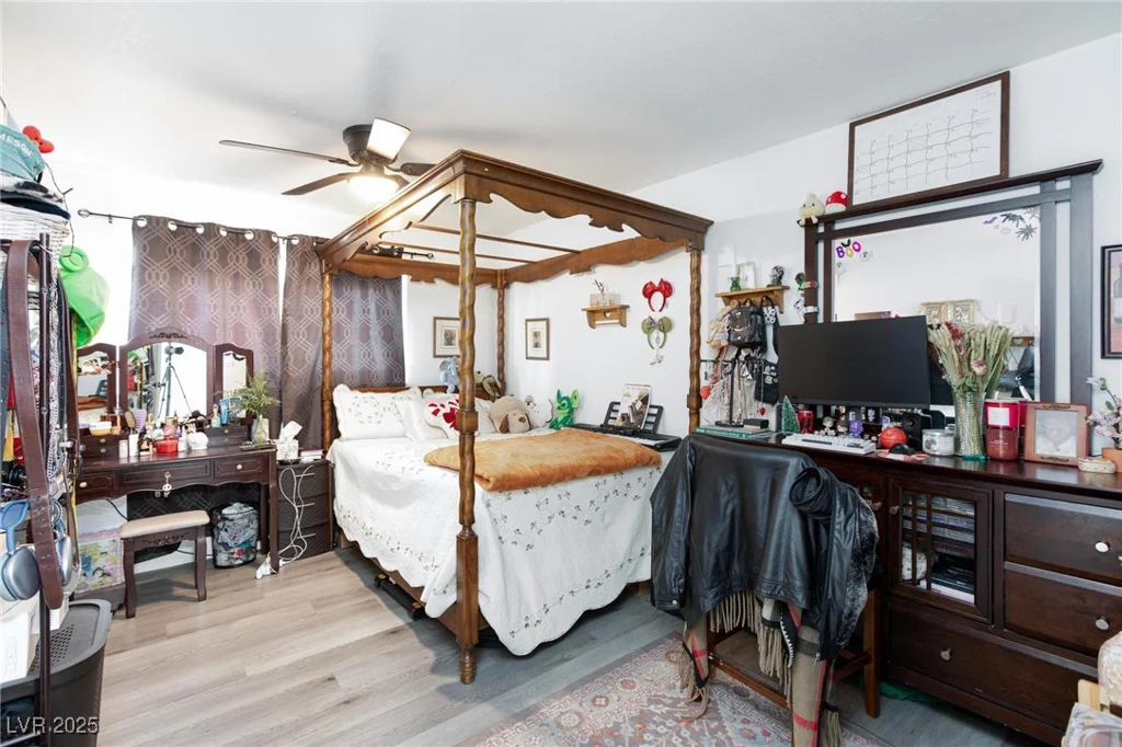 4305 Vegas Valley, Las Vegas, NV 89121