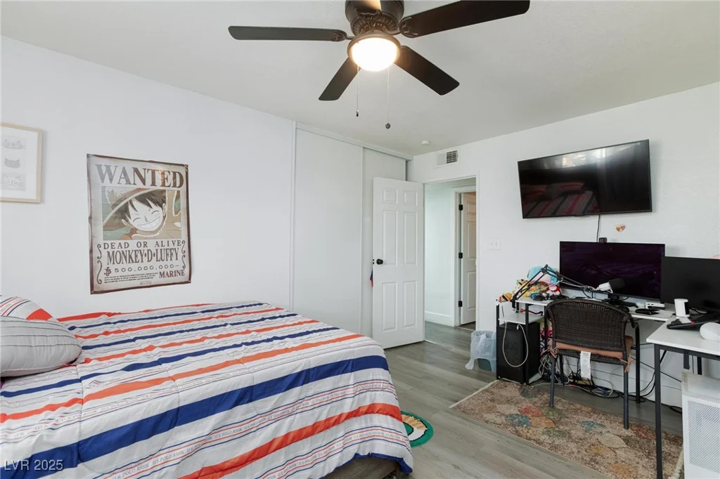 4305 Vegas Valley, Las Vegas, NV 89121