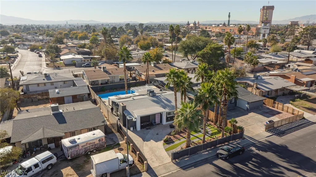 4305 Vegas Valley, Las Vegas, NV 89121