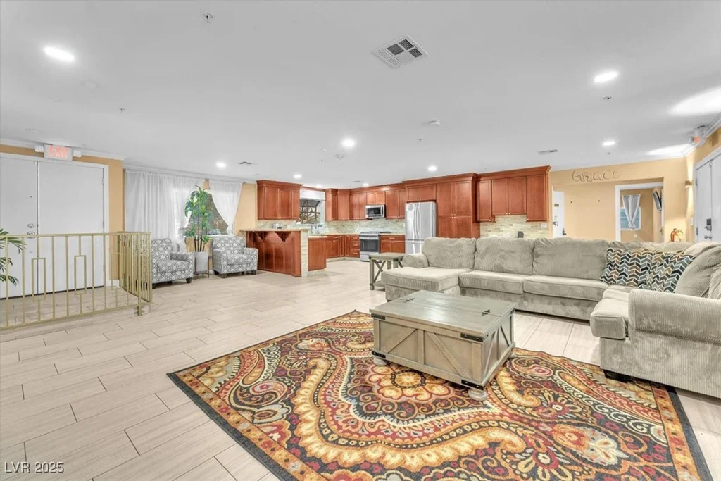 7830 Spencer, Las Vegas, NV 89123