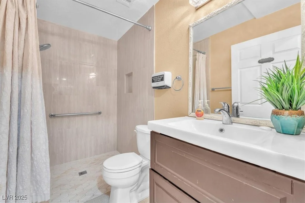 7830 Spencer, Las Vegas, NV 89123