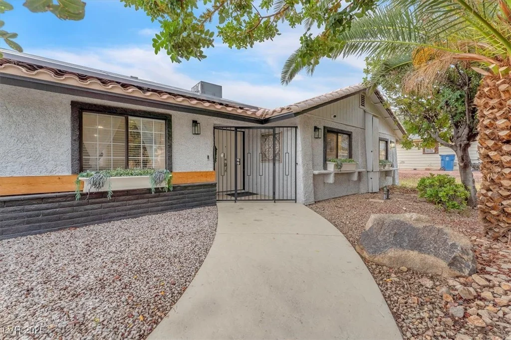 7830 Spencer, Las Vegas, NV 89123
