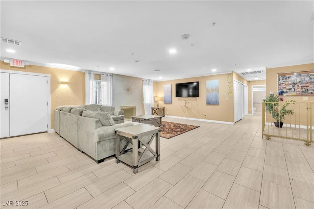 7830 Spencer, Las Vegas, NV 89123