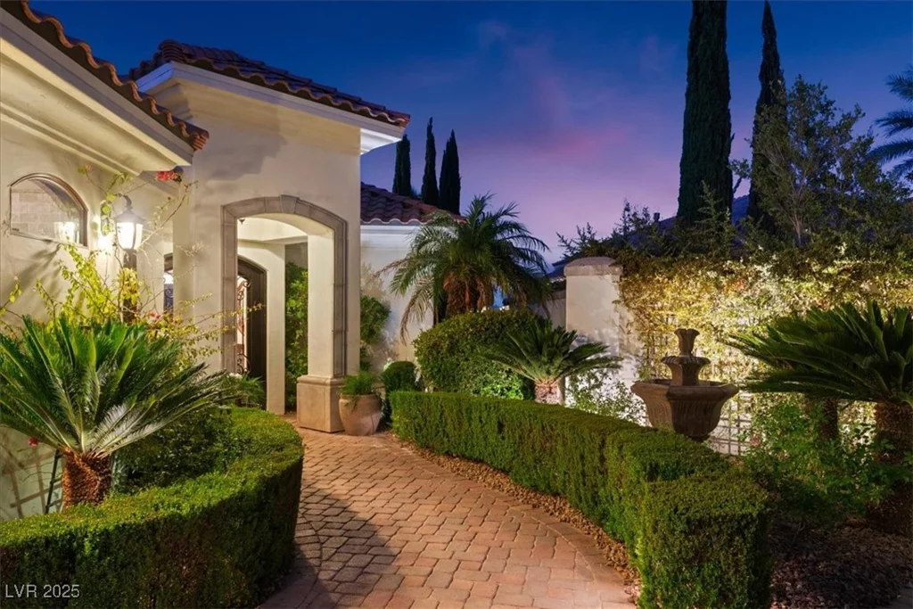 20 Via Paradiso, Henderson, NV 89011