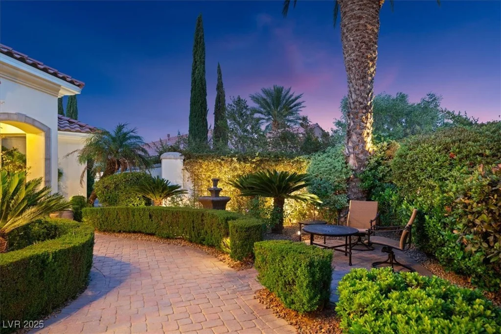 20 Via Paradiso, Henderson, NV 89011