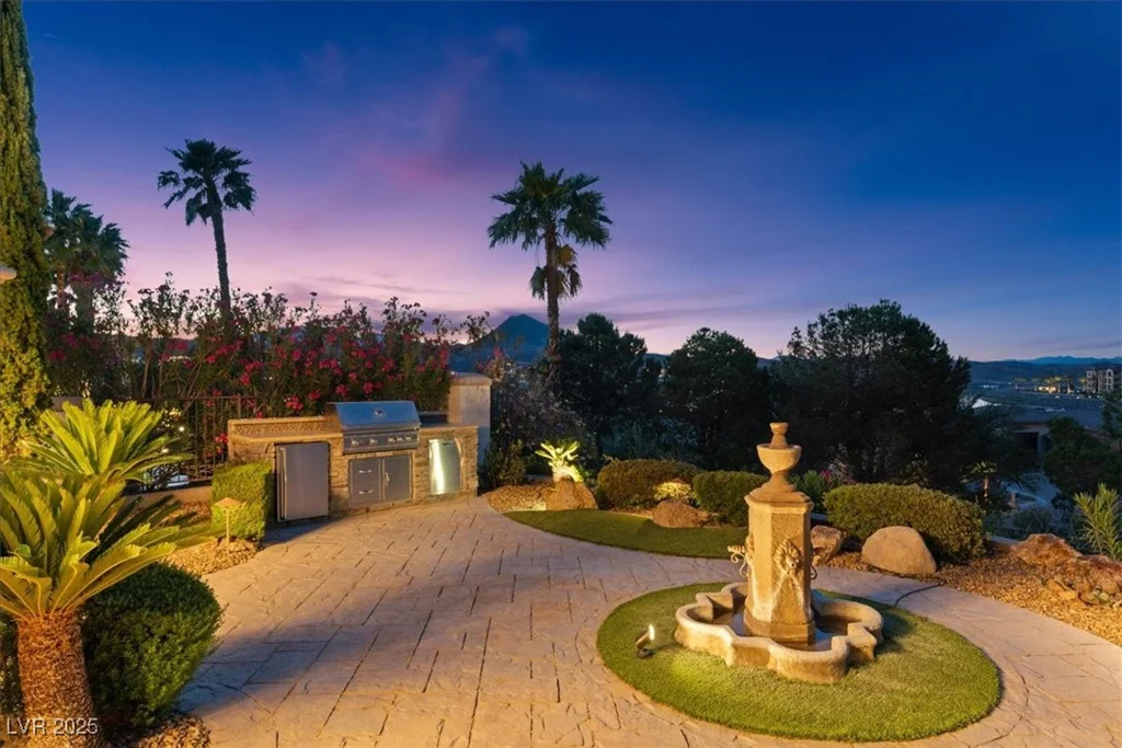20 Via Paradiso, Henderson, NV 89011