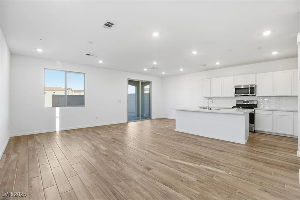 338 Adufe, Henderson, NV 89015