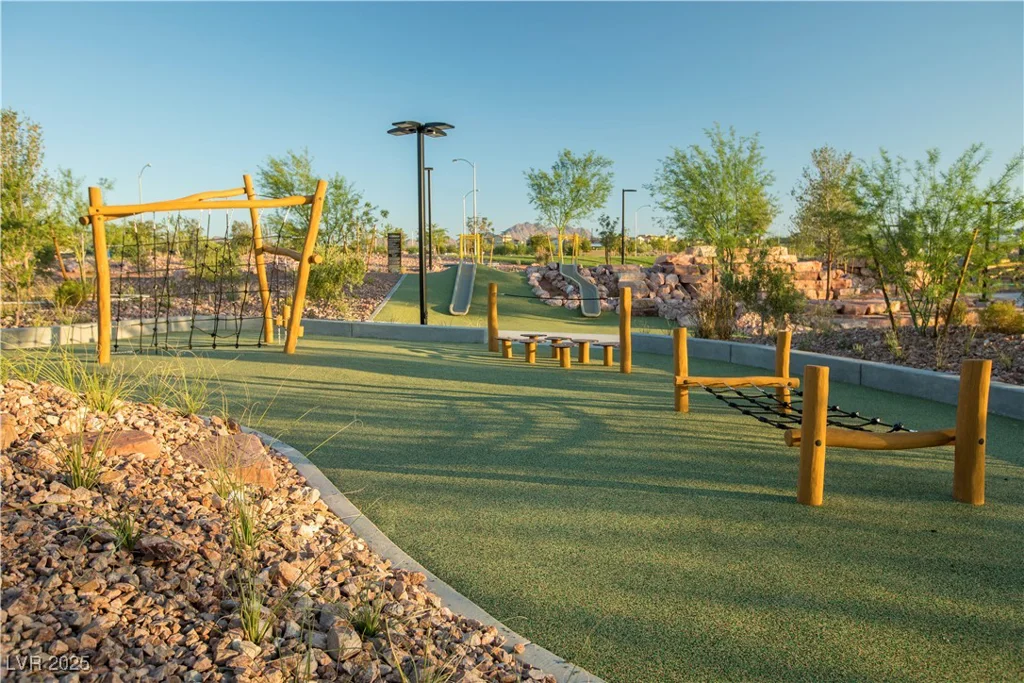 338 Adufe, Henderson, NV 89015