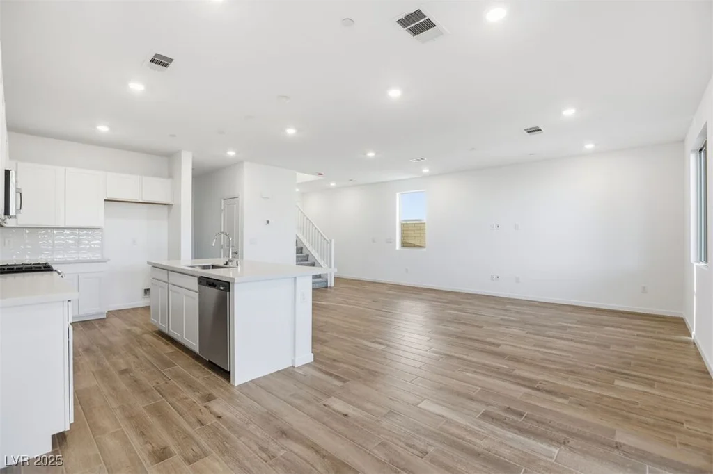 338 Adufe, Henderson, NV 89015