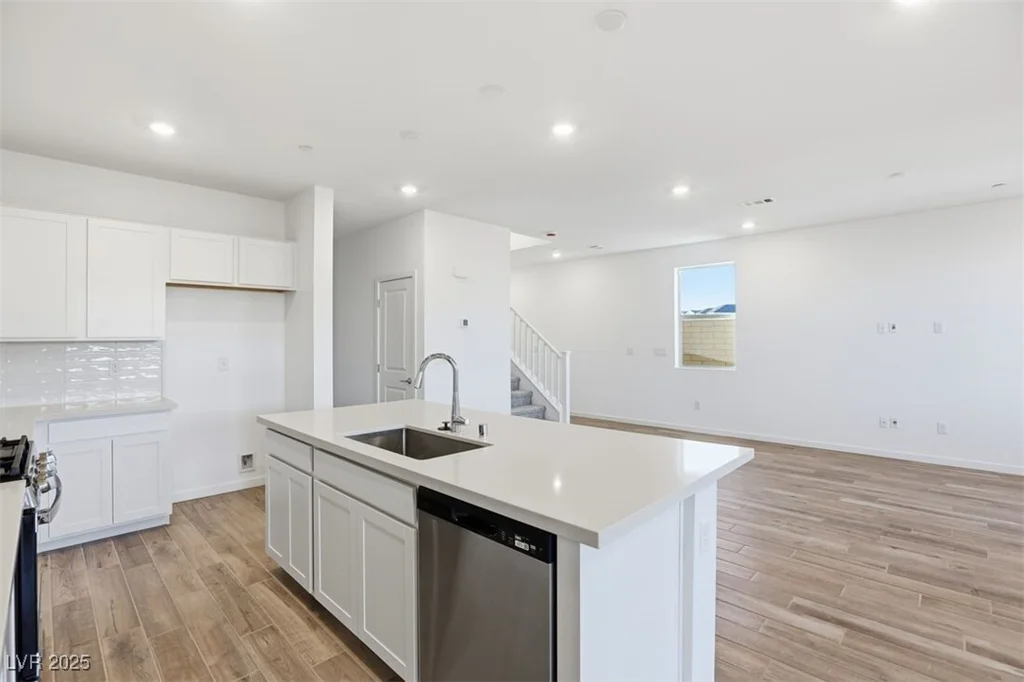 338 Adufe, Henderson, NV 89015