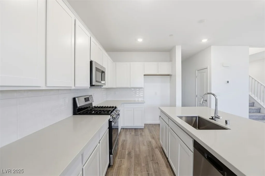 338 Adufe, Henderson, NV 89015