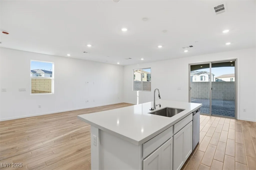 338 Adufe, Henderson, NV 89015