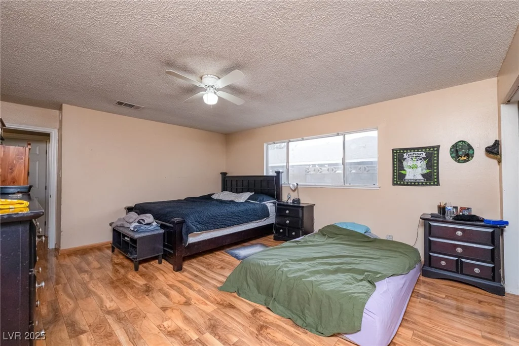 5630 Neosho, Las Vegas, NV 89120