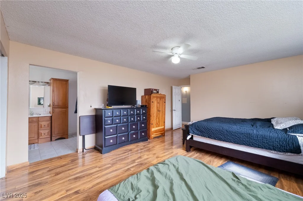 5630 Neosho, Las Vegas, NV 89120
