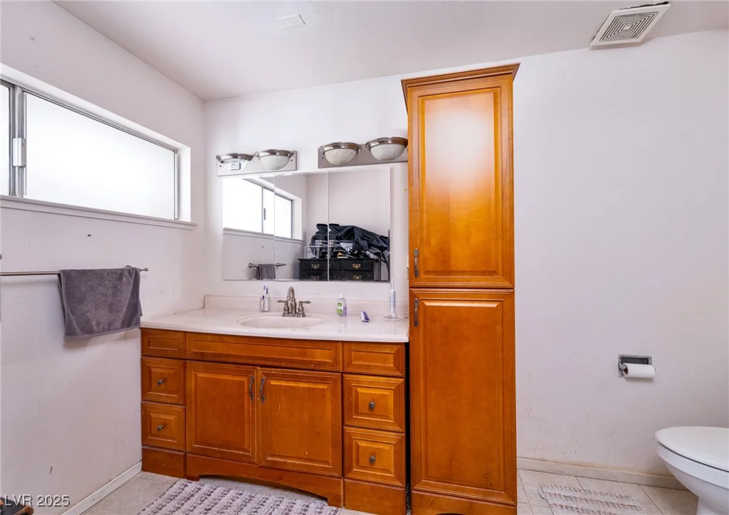 5630 Neosho, Las Vegas, NV 89120