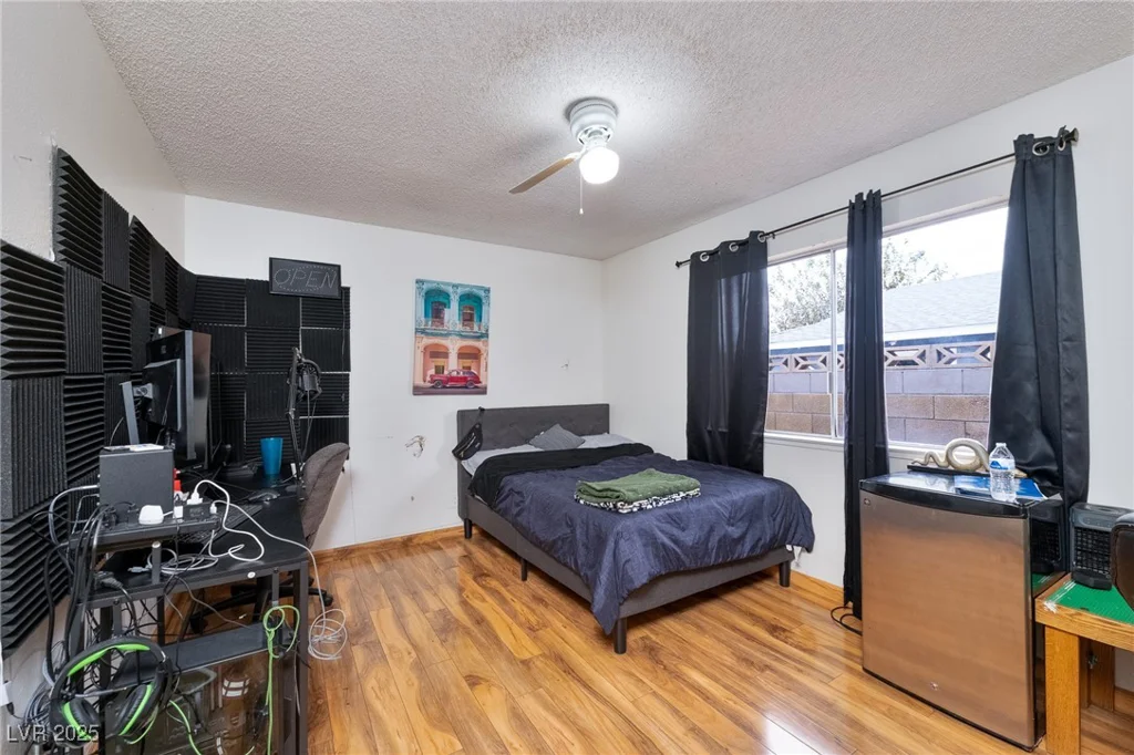 5630 Neosho, Las Vegas, NV 89120