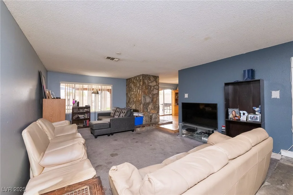 5630 Neosho, Las Vegas, NV 89120