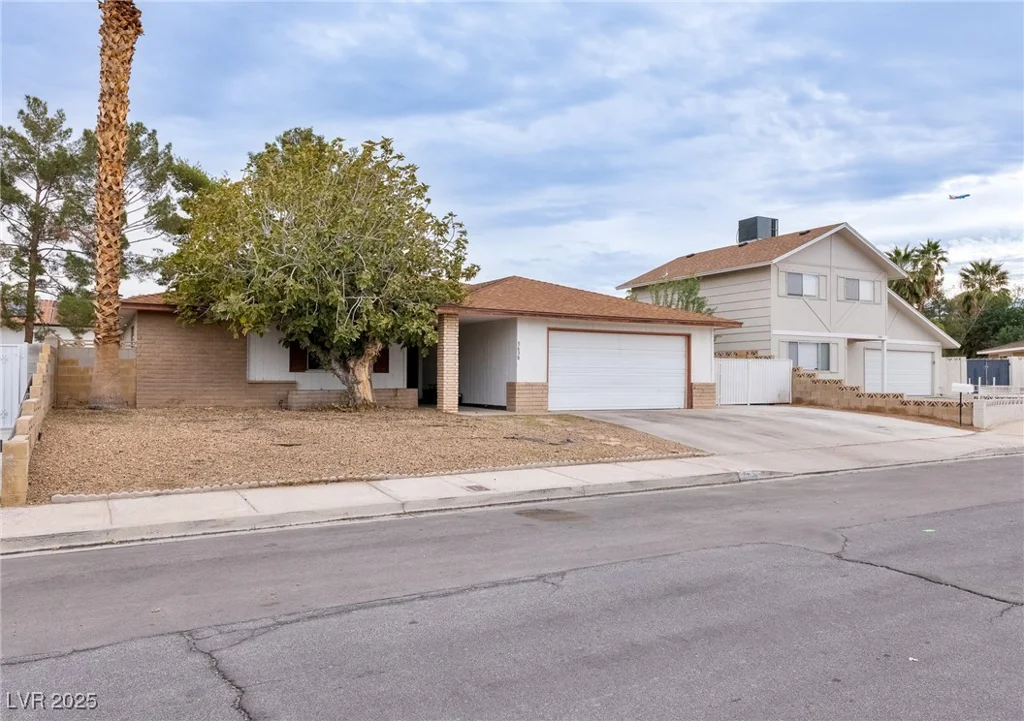 5630 Neosho, Las Vegas, NV 89120