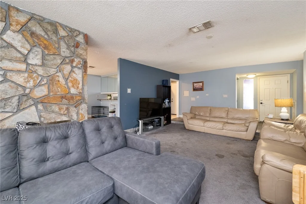 5630 Neosho, Las Vegas, NV 89120