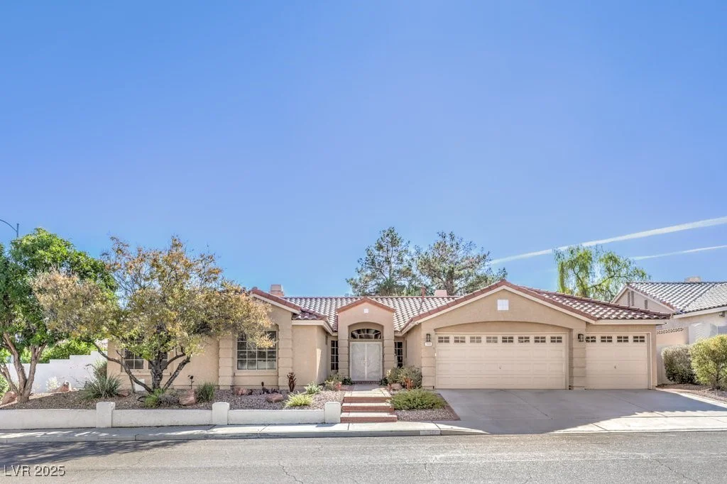 7809 Waterfalls, Las Vegas, NV 89128