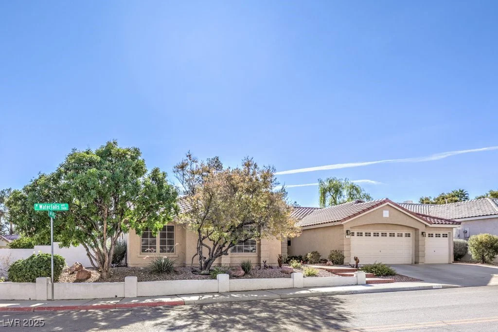 7809 Waterfalls, Las Vegas, NV 89128