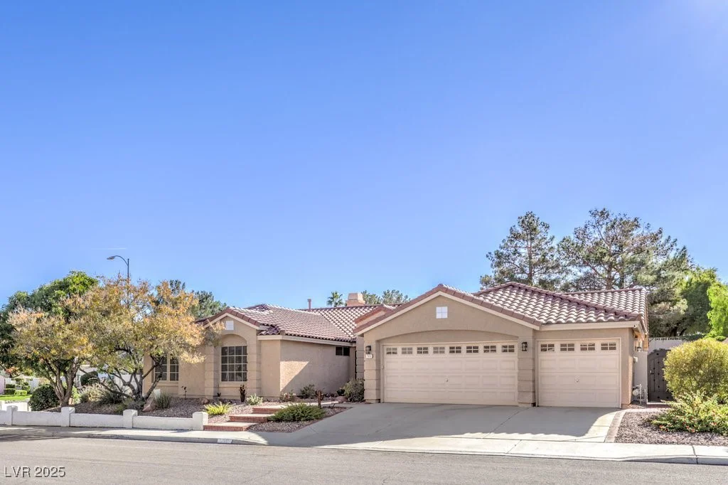 7809 Waterfalls, Las Vegas, NV 89128