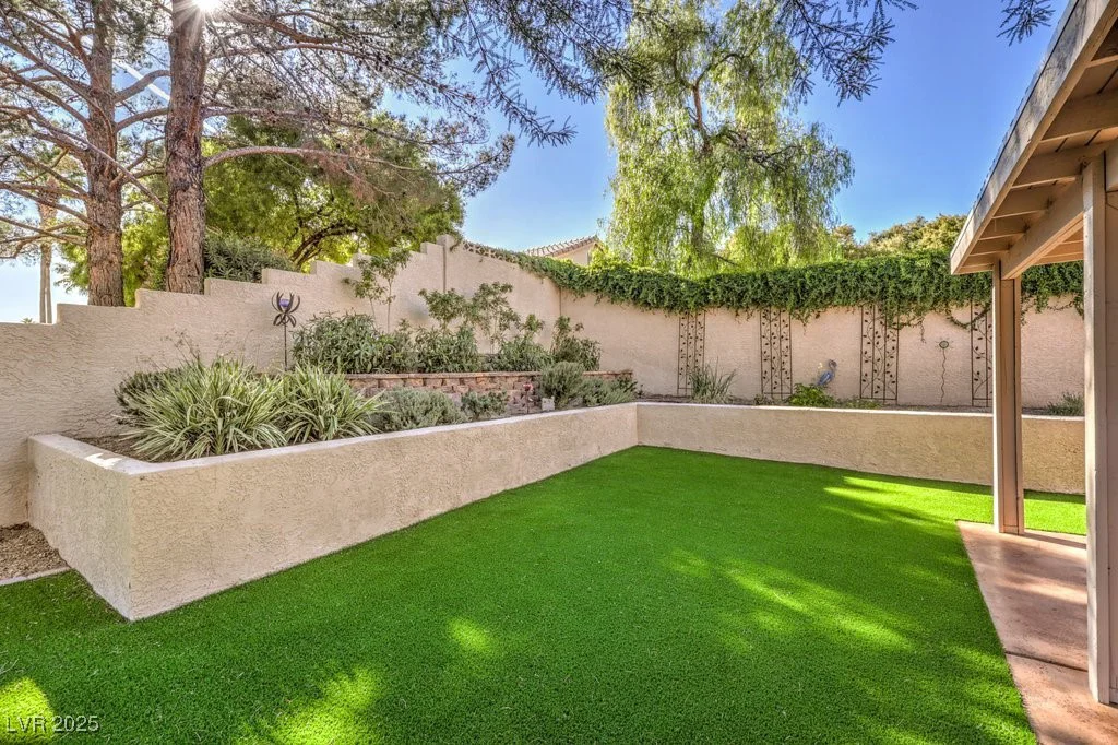 7809 Waterfalls, Las Vegas, NV 89128