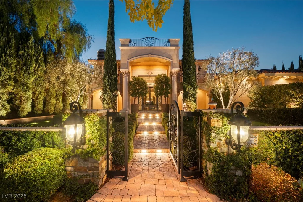8808 Greensboro, Las Vegas, NV 89134