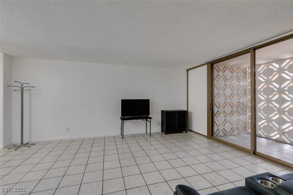 205 Harmon, Las Vegas, NV 89169