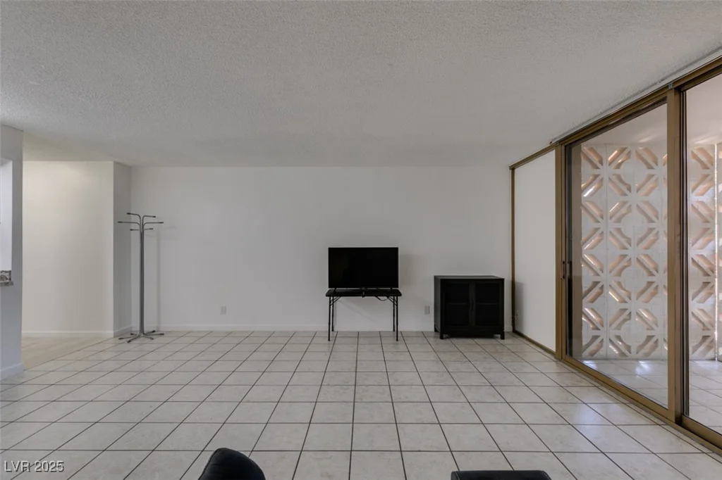 205 Harmon, Las Vegas, NV 89169