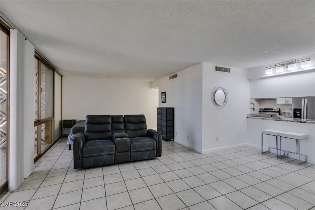 205 Harmon, Las Vegas, NV 89169