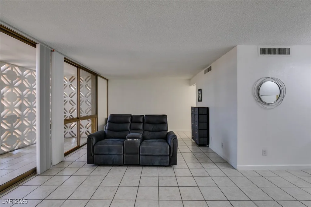 205 Harmon, Las Vegas, NV 89169